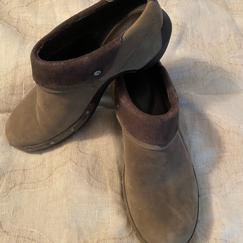 Merrill Drizzle Wrap Clogs